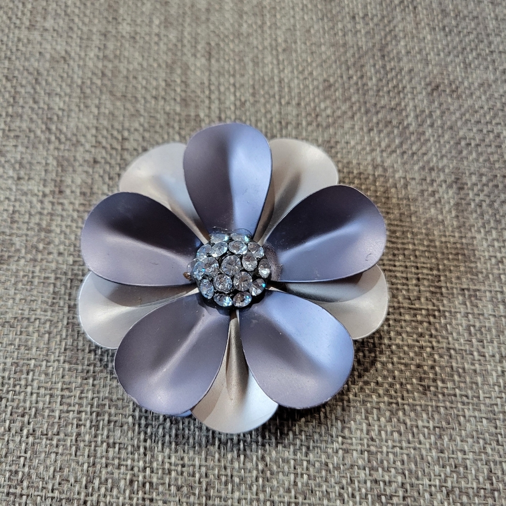 Elegant Silver and Gray Flower Brooch